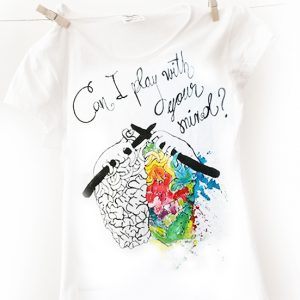 Can I play with your mind? Tricou pictat manual, personalizat.