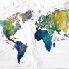 Tricouri asortate cu hărți colorate. Set tricouri personalizate.